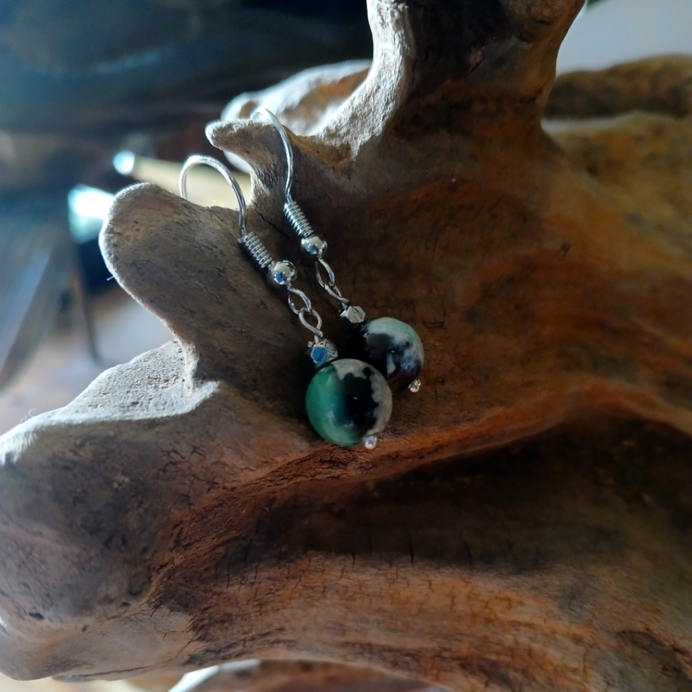 Women's handcrafted dangle earrings